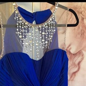 BRAND NEW! Stunning Adrianna Papell Necklace Gown